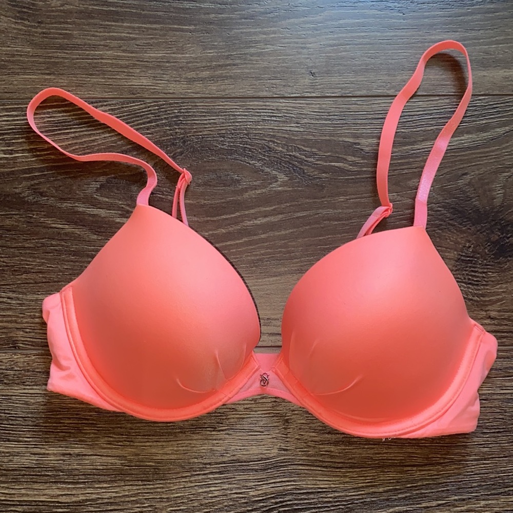 Victoria Secrets Push Up Bra